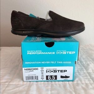 Brand new women’s Skechers slip ons